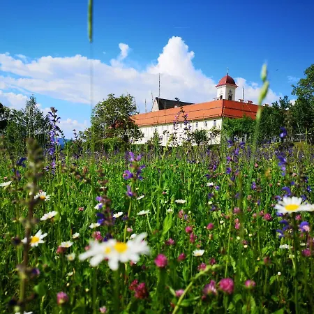 Stift St. Georgen Am Langsee 4*
