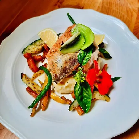 Stift St. Georgen Am Laengsee מלון Sankt Georgen am Längsee