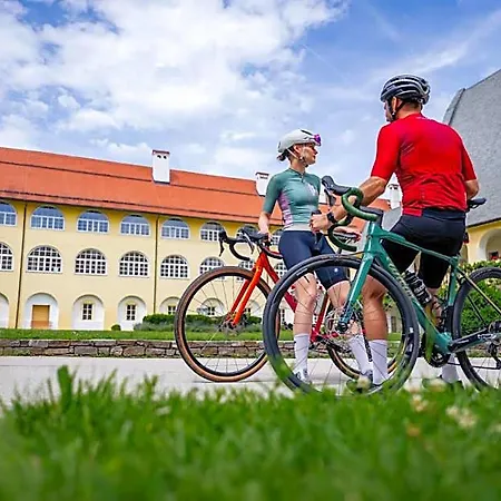 Stift St. Georgen Am Laengsee 4*