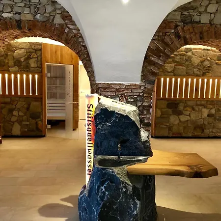 Stift St. Georgen Am Laengsee מלון 4*